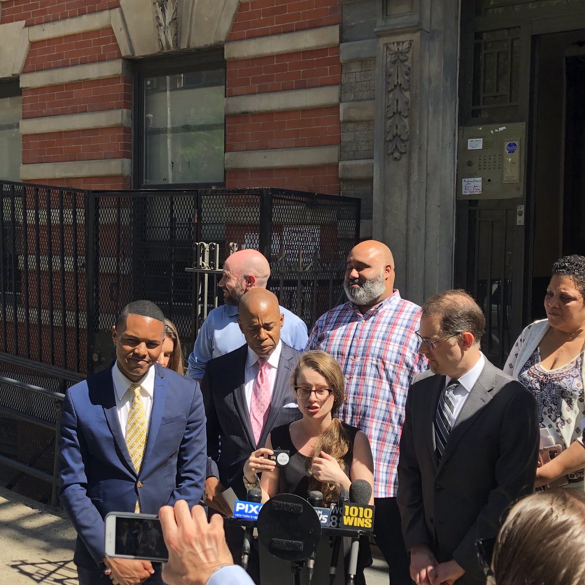 BKBoroHall's tweet photo. I’m proud to partner with @HeatSeekNYC and my @NYCCouncil colleagues @RitchieTorres, @RobertCornegyJr, and @MarkLevineNYC on new legislation to codify the City’s ability to use heat sensors to combat the worst landlords on heat violations. #Tenantharassment will not stand. https://t.co/ry9zss2Vbs