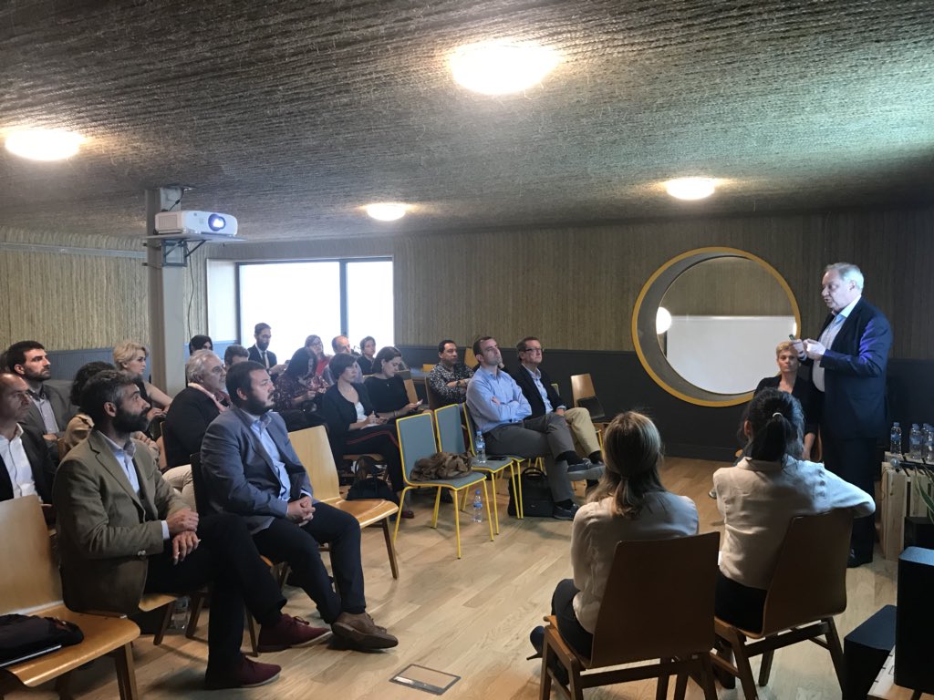 ASaludDigital's tweet photo. Atentos a cada detalle, @santiagodetorr1 nos atrapa en un proyecto ilusionante #Cooperación #innovación @AxSolidaridad #eventosASD #AgendaASD https://t.co/oKXO8S1dBX