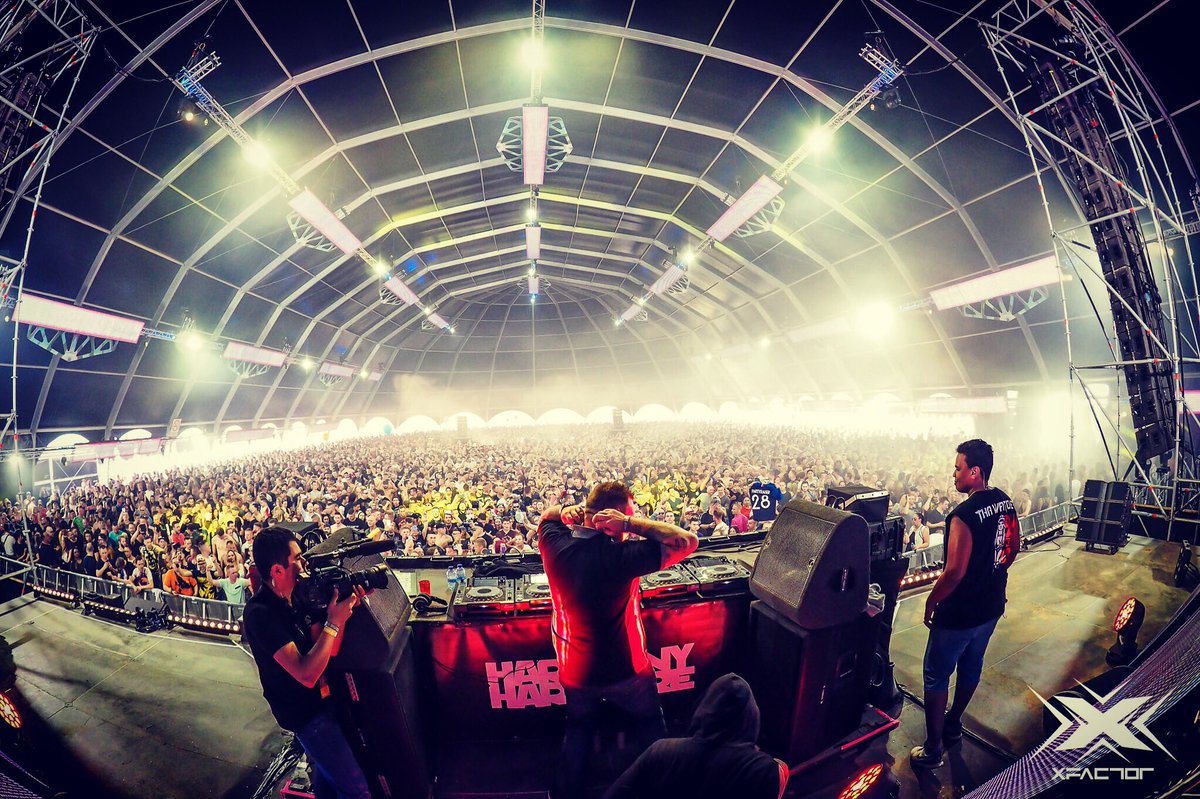 Partyraiser_'s tweet photo. Preparing myself for this Ravezone area who was top full inside and outside.
Waiting for my beats.
Still such a proud man. π
Absolutely class!! π₯
Many thanks to you all.
I loved every second of it.ππ»
#HarmonyOfHardcore2018
#OneRaiserOneNation
#BeLikePartyraiserFanBase https://t.co/Ot8GYQ1QPt
