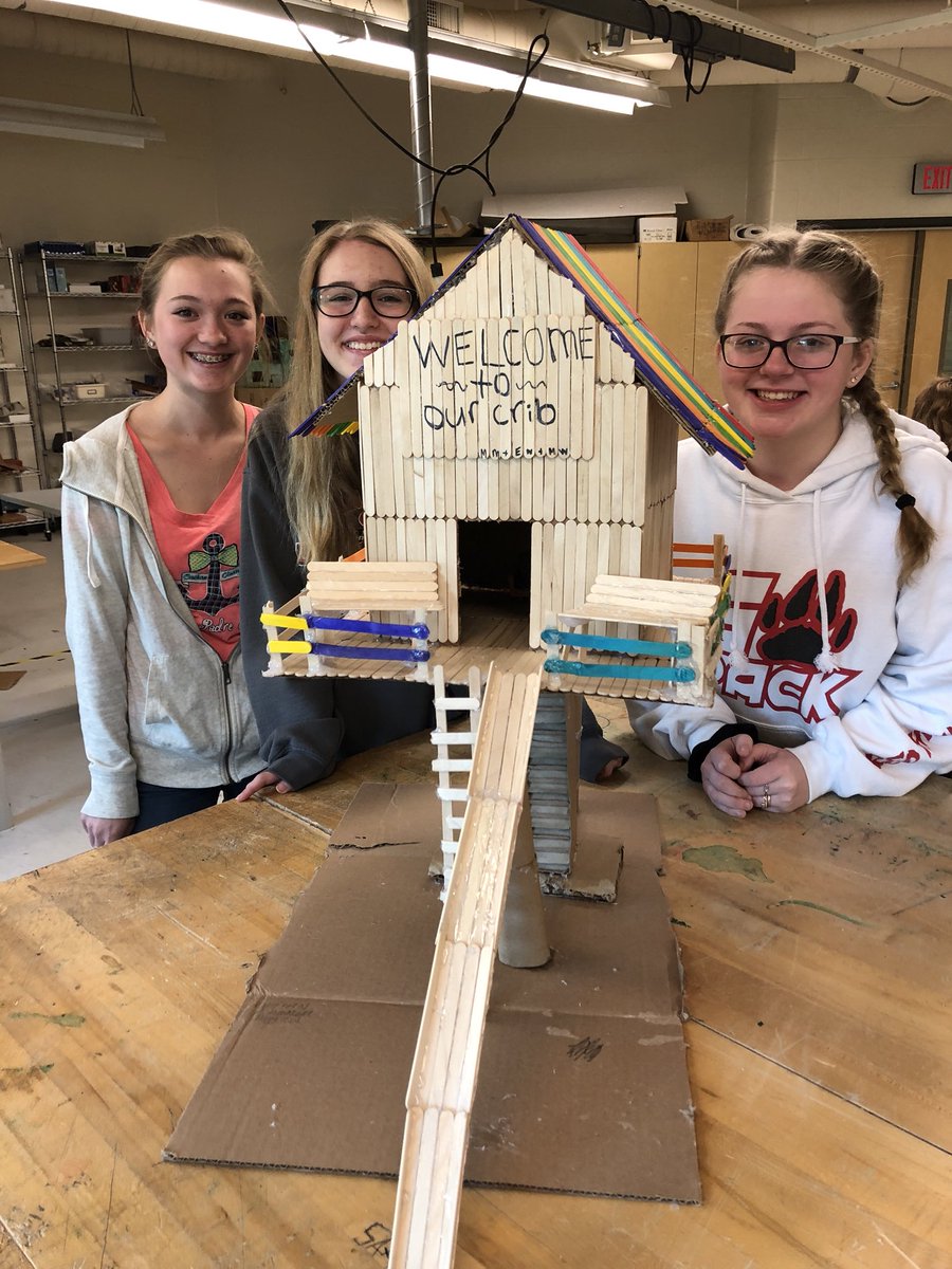 LMSWolfpack's tweet photo. LMS 7th Gr Robots/STEAM Ss work on creating their own treehouse designs. #girlsinsteam #engineersinthemaking https://t.co/nHXeMs4gCY