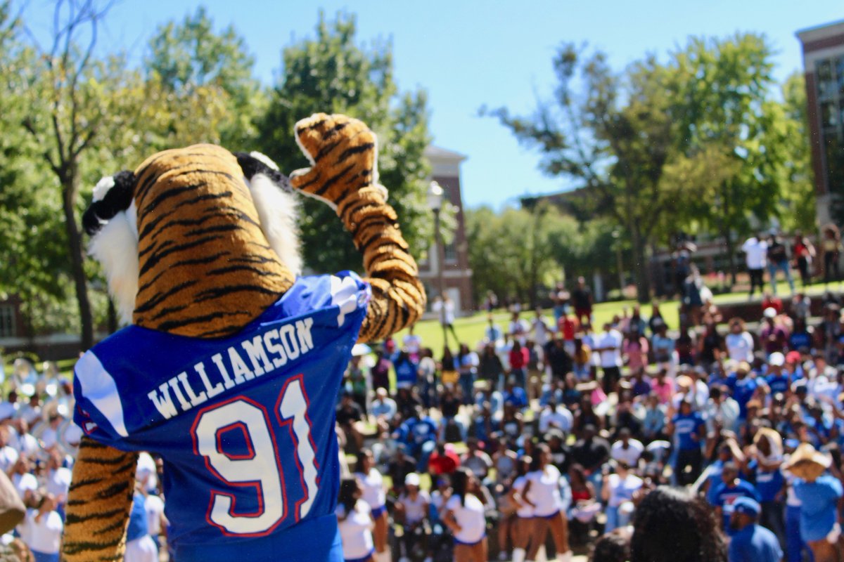 tsufresh's tweet photo. #TSU22 !Sign up for New Student Orientation today at https://t.co/jTpG0kJ9tS ! #GoBigBlue #TennesseeStateUniversity #TSUTigers #TagATiger 💙🐯 https://t.co/VNXt19qsn3
