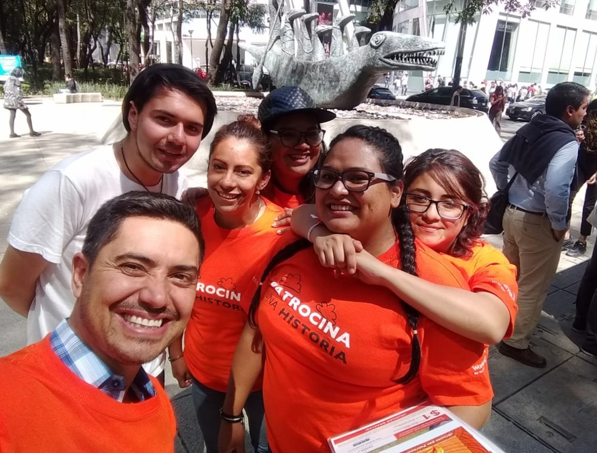 WorldVisionMx's tweet photo. ¡Déjanos contarte el trabajo que realizamos #PorLosNiños en 8 estados de la República! 🙌🏻🇲🇽
Hoy, nuestros #facers in-house te estarán esperando en metro Polanco. 
¡#PatrocinaUnaHistoria con #WorldVisionMx!👧🏻👦🏻#FelizLunes https://t.co/WwBDA2dtnP