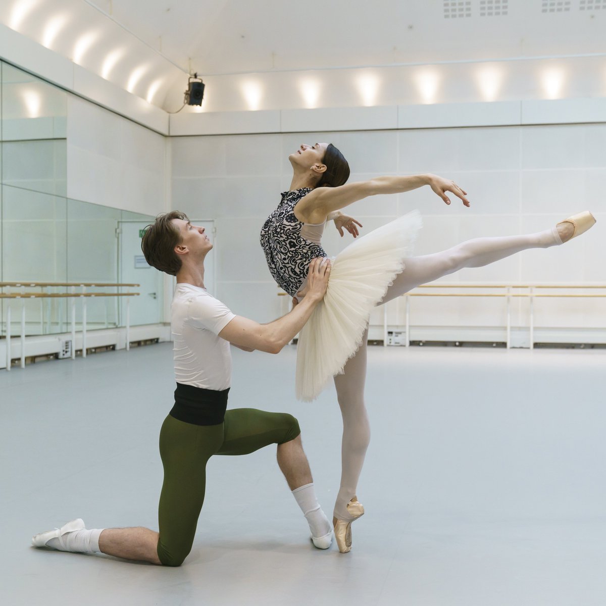 Students! We're looking forward to welcoming you to tonight's Swan Lake

Let us know what you think using the hashtag #ROHswanlake