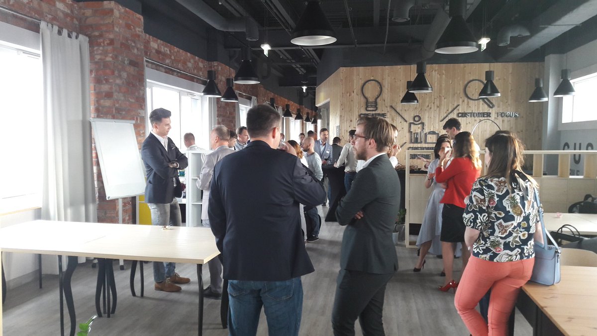 CarrefourPolska's tweet photo. Już za chwilę rusza pierwsze z cyklu spotkań #C4InspirationEvening w inkubatorze technologicznym #Carrefour - #C4RetailLab. Dzisiaj rozmawiamy o wyzwaniach i współpracy #startup'ów i korporacji w #ecommerce. https://t.co/0RQbJZK8es