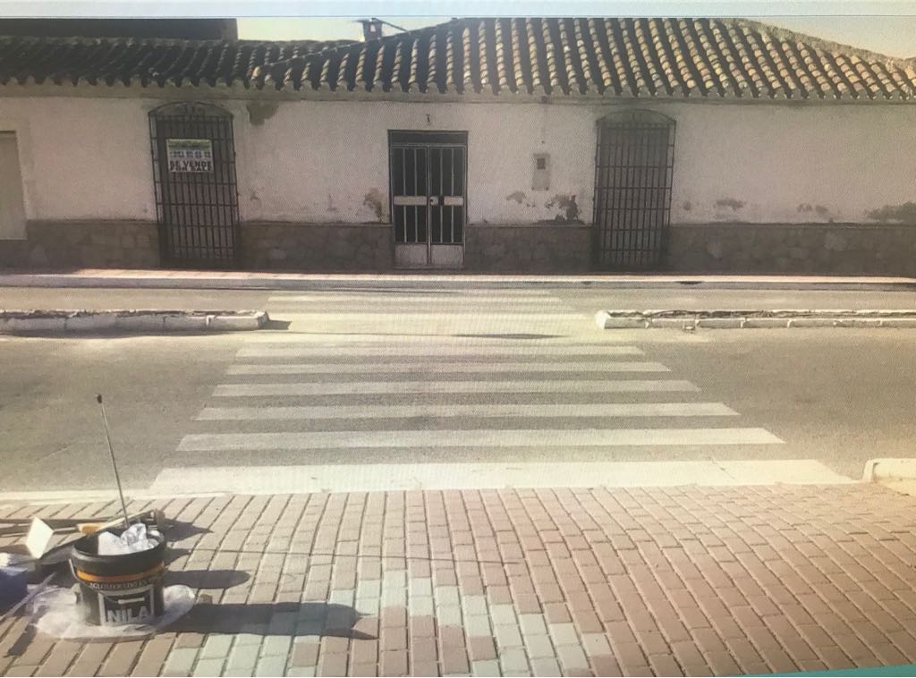 En Zurgena trabajamos a diario por la eliminación de obstáculos y por un municipio más accesible y transitable. Estos son los últimos pasos de peatones en los que se han eliminado barreras arquitectónicas y creando rampas.