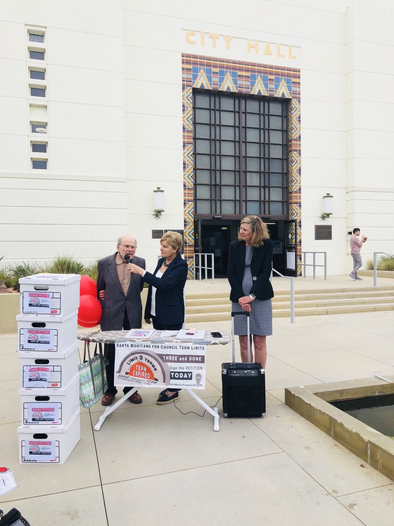 thesantamonica1's tweet photo. Historic number 19,715 signatures for #SantaMonica @SMTermLimits ballot measure @santamonicacity 💥
#Democracy 💪🏼
#PoliticsToday 🎡 https://t.co/TGnmb0QzdT
