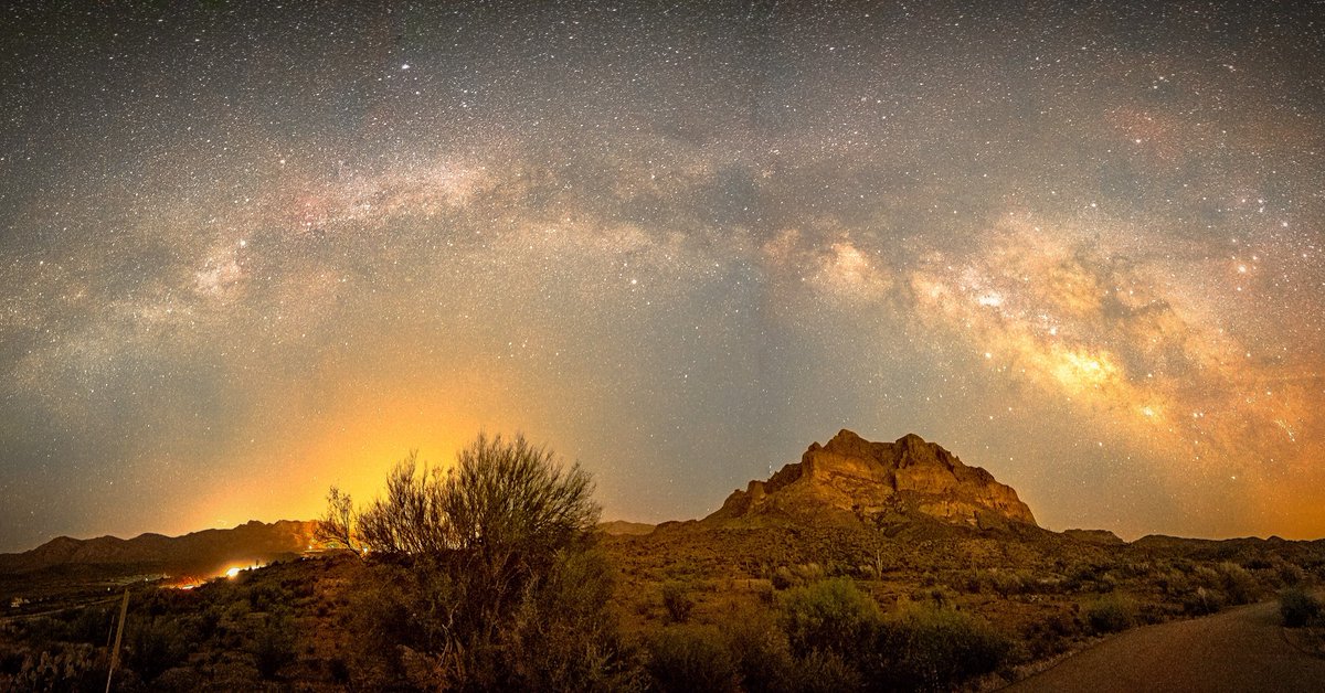 Matt_Siltala's tweet image. Here’s a panoramic shot I took of Picket Post Mountain over the weekend. #milkyway #milkywaygalaxy #astrophotography #teamcanon