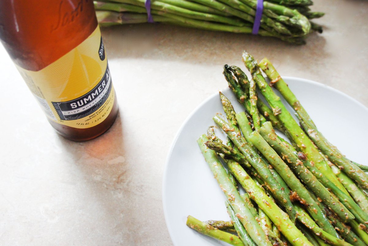 See ya later, lame seasonings. ✌️ Spicy Chipotle Cashew Topping is here to take over. Yup! Smother your ‘sparagus and cook to crunch. 👅 Wash down with a summer beer because, well, why not? 🍺