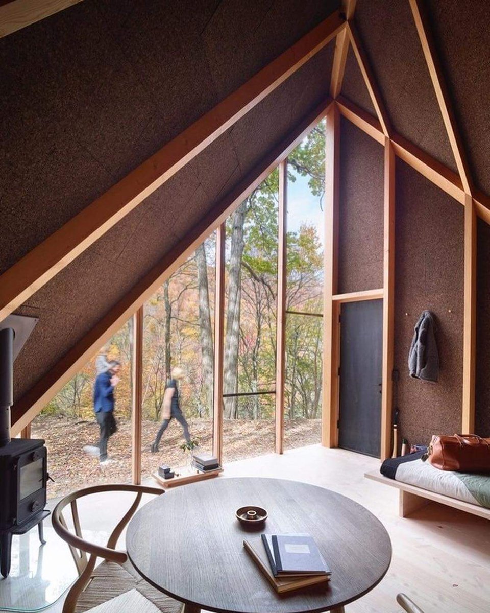 SarahWCalliesFR's tweet photo. 📸 | Sarah via instagram : "sexy little off-grid tiny home!! 🏠#idlivehere
#repost: Architectural Digest
architect: @bjarkeingals
designer: @sørenrose" https://t.co/WlXHAf2MP2