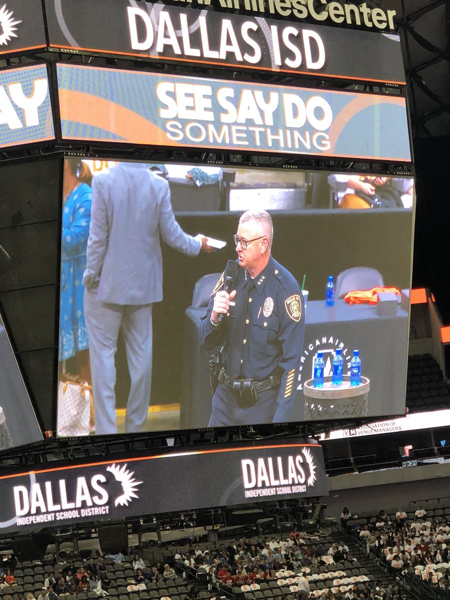 DISDPD_LTJC's tweet photo. Today, we are @AACenter talking to our @dallasschools students @DISDPD_Chief is addressing the students. #SEESAYDOSOMETHING @JoliDPD @GangsSchools @DisdPD_AChiefJL @disdpolice @DallasPD @ArtAcevedo @lewblack @SROfernandez @DanPatrick @GregAbbott_TX @TrusteeSolis https://t.co/JxmorrOIsg