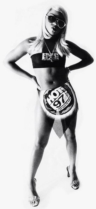 LilKimWorld's tweet photo. Lil' Kim for @HOT97 promo, 1997. https://t.co/1wcxfJqr0s
