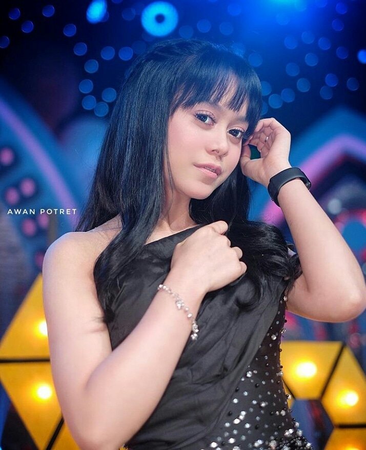 cantik <a href="/Lesti_Jenong_DA/">Lestykejora</a> 
#IramaRamadhanAdaLesti