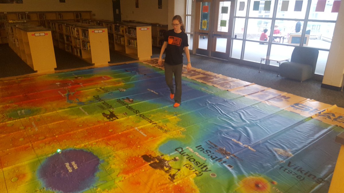 MrDeenik's tweet photo. Exploring the surface of Mars w/ @conradscreators and Spheros https://t.co/jfH8ja6Lwb