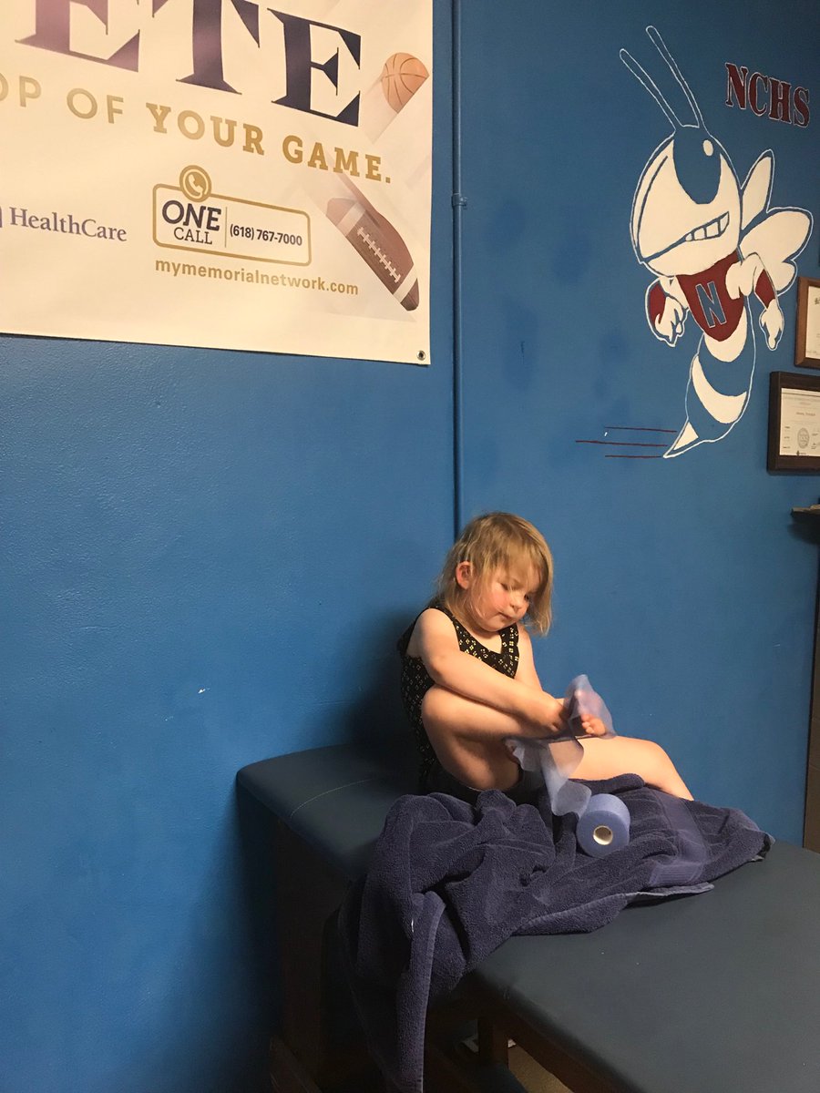 GingerbeardATC's tweet photo. Someone is looking to take over for her dad someday #nata #memhosp #MMG_SportsMed #NCHShornetfans @antonyATC #ankletaping https://t.co/piddG5UyuE
