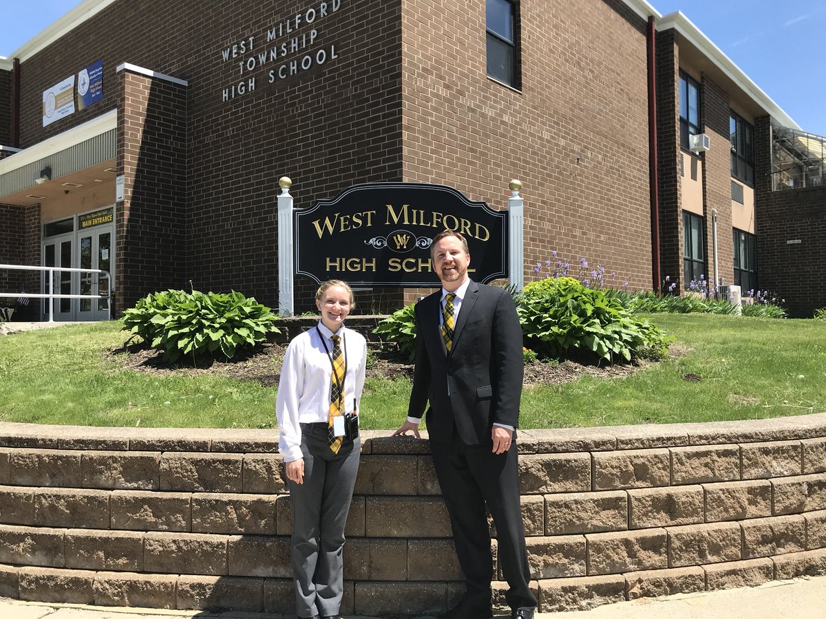 WMTHSPrincipal's tweet photo. Staff Turnaround Day at WMHS! Great participation from our @WMHSclassof2018 Highlanders and faculty! Principal Madison McIntyre @xomadir5xo was in charge! @WMHSStudCo @HighlanderHerd https://t.co/ZDlR8R1aFO