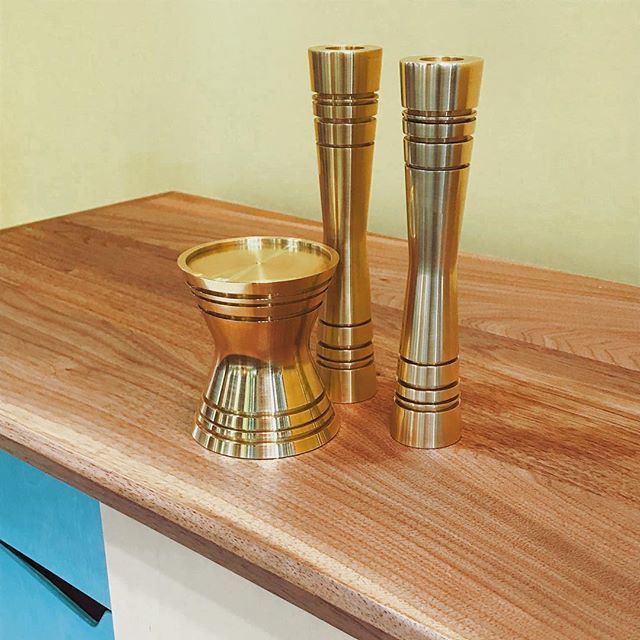 postandgleam's tweet photo. Sparkle and shine ✨ 
It’s on at @icff_nyc Booth 2265! Come say high and see how heavy these babies really are 💪🏼 #icff #nycxdesign #i🖤ny #design #designer #artist #brass #candleholder #industrialdesign #madeinusa #madeinus #designlove #inspo #betterl… https://t.co/kc3efqNxlp https://t.co/vg9QMMba2p