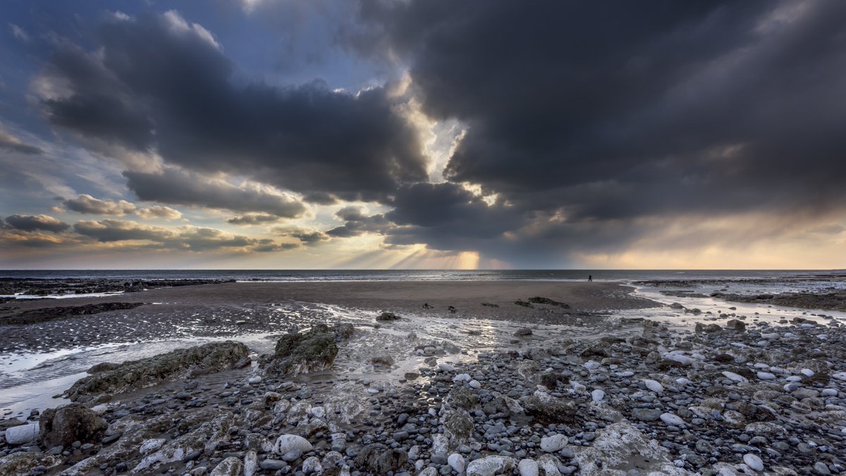 _BenjaminGraham's tweet photo. I am presenting an illustrated talk: 'Landscapes - Lighting, Timing &amp; Composition' hosted by @WealddownMuseum, near Chichester, this Wednesday evening 23rd May. Tea and coffee at 6PM, talk starts at 6.30PM. https://t.co/2tpJSqnh3T