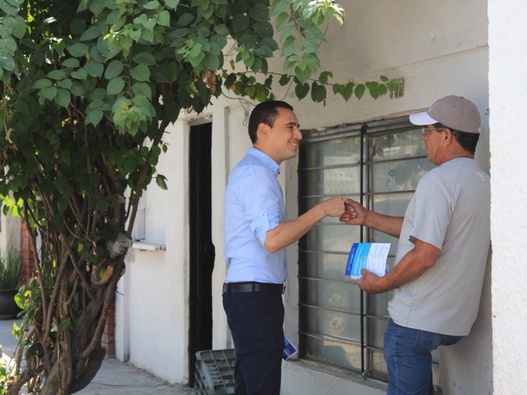 luissusarrey's tweet photo. Al día de hoy, 21 de mayo, llevamos 21 secciones recorridas. Un diputado cercano es lo que necesita la ciudadanía para poder #CambiarLasCosasJuntos #Soydel18 https://t.co/VsQ4478RQE