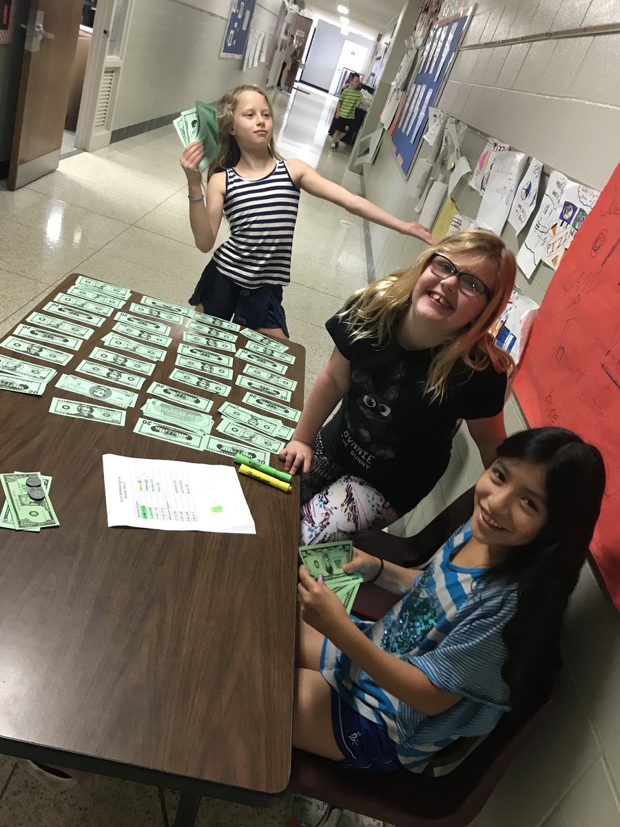 IREMissMyers's tweet photo. We had so much fun with our Morning Session of our student-led market of businesses we created! Thank you 3rd and 4th grade classes for being our customers! 🤩💵 #YoungEntrepreneurs https://t.co/xZ8Fuq3Q5I