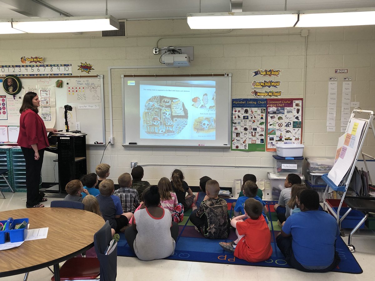 I am so thankful for our administration. They are taking time out of their busy schedule to read to our kids to give us a break. <a href="/AGHoulihan/">Andrew G. Houlihan</a> @UCPS_MonroeNC #ucps #BetheBest #bestadmin