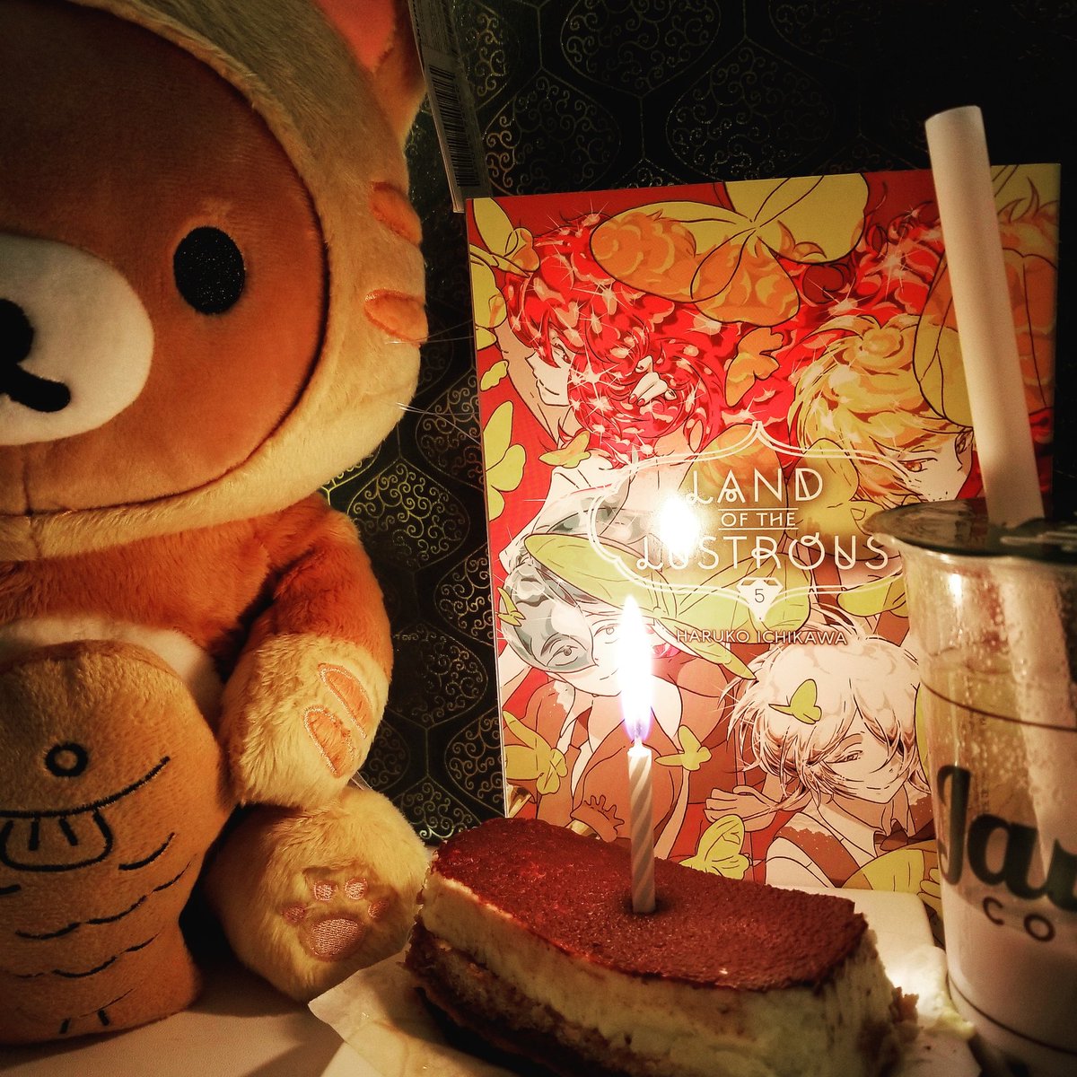VeloursRequiem's tweet photo. (;u;) ๐
Thank you dear friends for making yesterday day a little special. Had to work, but they remembered. ๐
#Birthday #HappyBirthday #VeloursRequiem https://t.co/gPI9TY5RYp