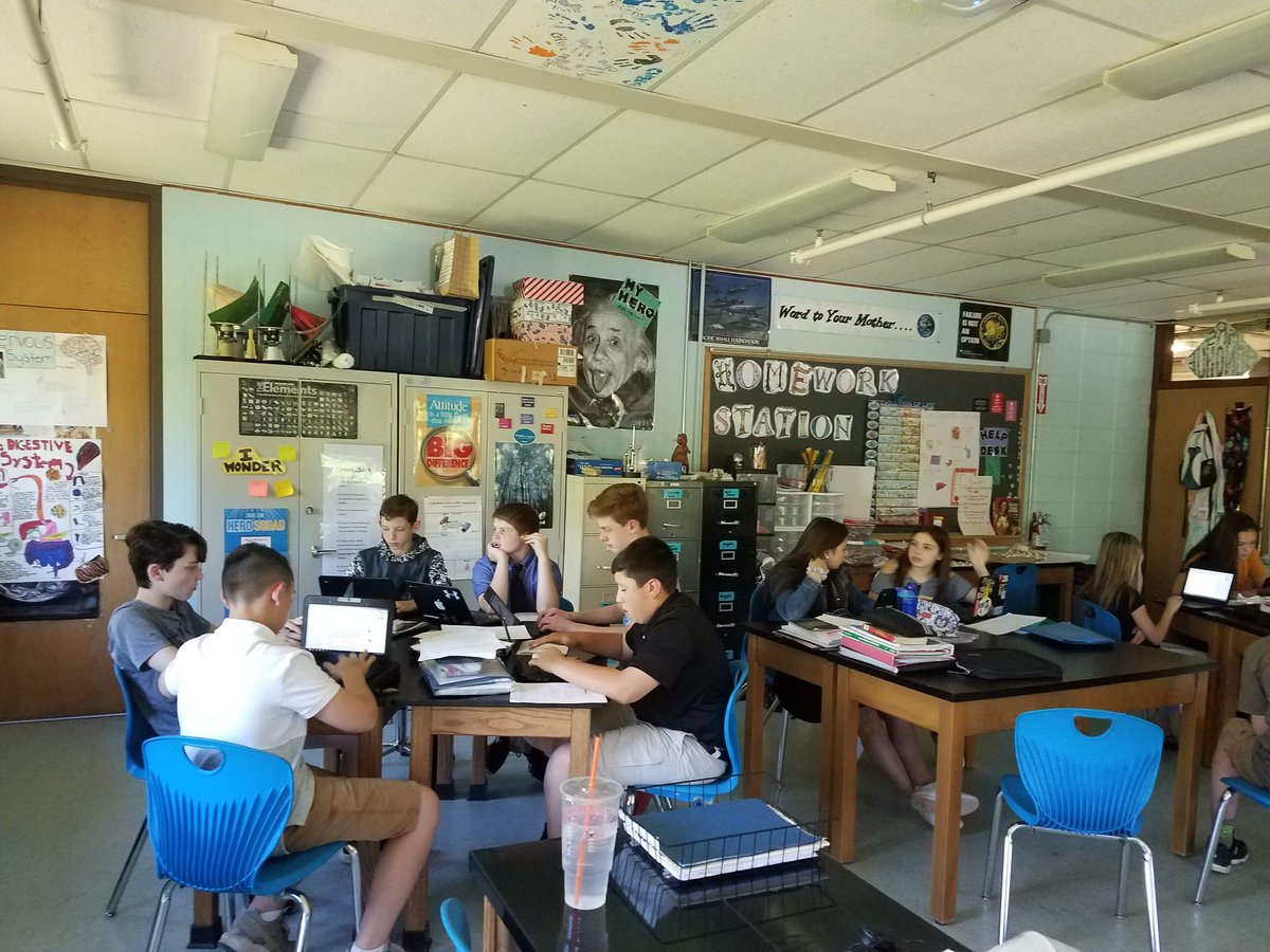 MrsDSciExplrr's tweet photo. Love peer editing!  Not just for English @HatzOff2English! #scirocks https://t.co/sDCCPyoQmr