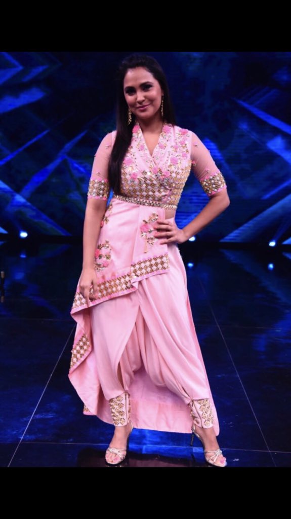 eshaamiin1 (@eshaamiin) on Twitter photo #fusionbeat💗 this pretty one @larabhupathi for @high_fever_dance
In @papadontpreachbyshubhika
Jewlry @azotiique
<a href="/eshaamiin/">eshaamiin1</a> styling #fusionbeat💗 this pretty one @larabhupathi for @high_fever_dance
In @papadontpreachbyshubhika
Jewlry @azotiique
<a href="/eshaamiin/">eshaamiin1</a> styling