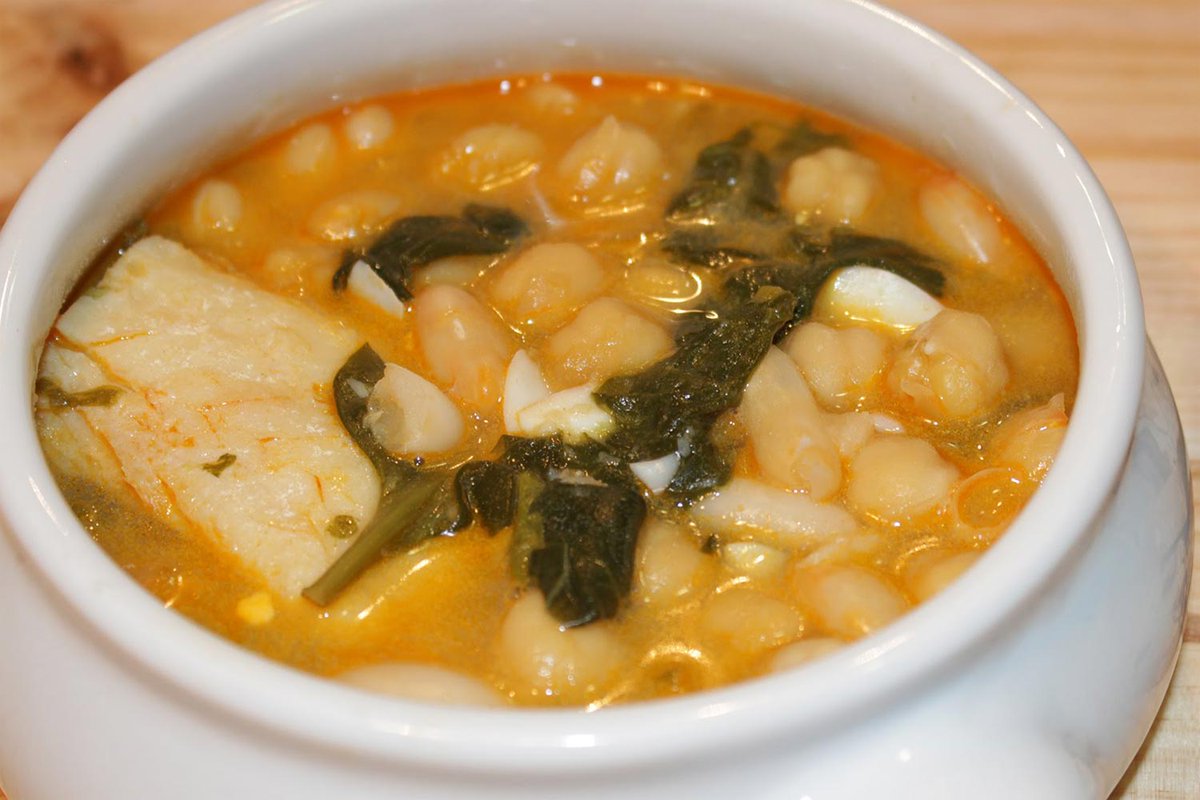 Si hoy no sabes que preparar, #cocina nuestra #receta de Garbanzos con bacalao. ¡Tendrás solucionada la #comida en un santiamén! #recetas #gastronomía #food

deliciosi.com/garbanzos-con-…