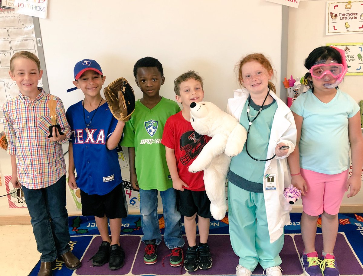 funin1st's tweet photo. Hey Hey it’s Career Day! 👷‍♀️👮‍♀️👩‍🚒👨‍🎨👩‍💻👨‍🍳👨‍⚖️👨‍⚕️#polserproud https://t.co/BQpuaKWMIB