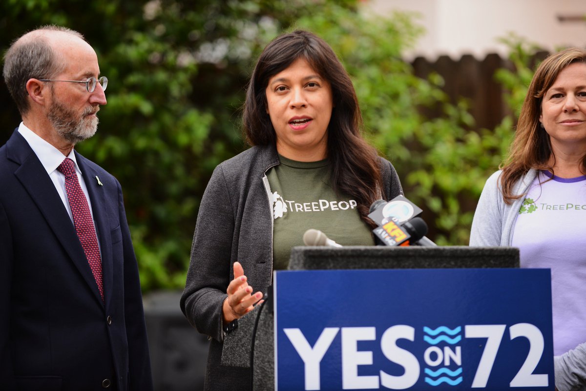 TreePeople_org's tweet photo. Thank you, Senator, @Steve_Glazer for standing with us and supporting #Prop72. Together we can create a water-secure future for California!
🌳💚🌧️
#stormwater #saveourwater #yeson72 https://t.co/AMNHUh0Cbh