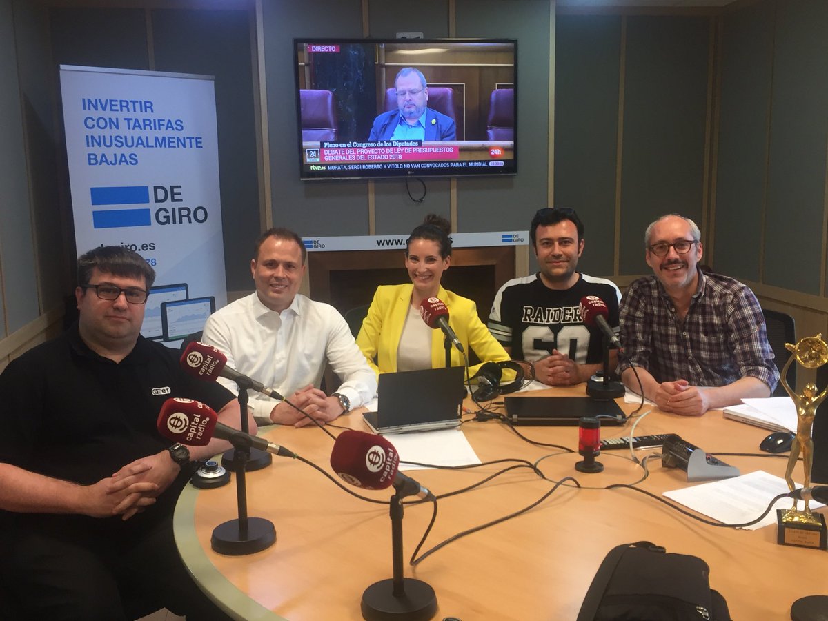 psaneme's tweet photo. Hoy con nosotros en #AfterWork de @CAPITALRADIOB hemos tenido con nosotros al director del @INCIBE Alberto Hernandez @JosepAlbors @edcastillo_11 y @monivalle https://t.co/pzMkhlFAUO