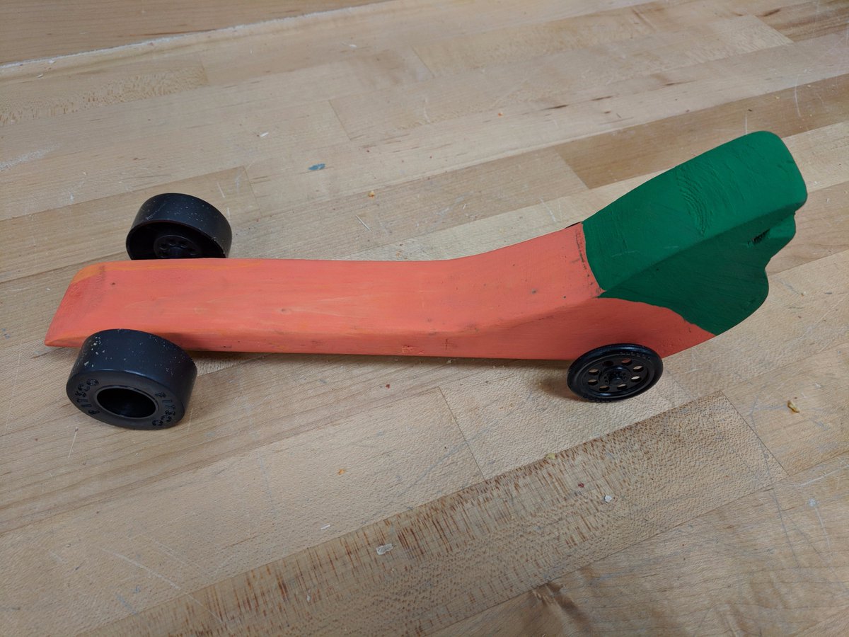 MrGreenUMS's tweet photo. A tank, a banana, a horse and a carrot... Some very creative 'car' designs this year! #fcpsCTE #weareUMS #sometimesourcarsarentcars https://t.co/CqegibY3ix