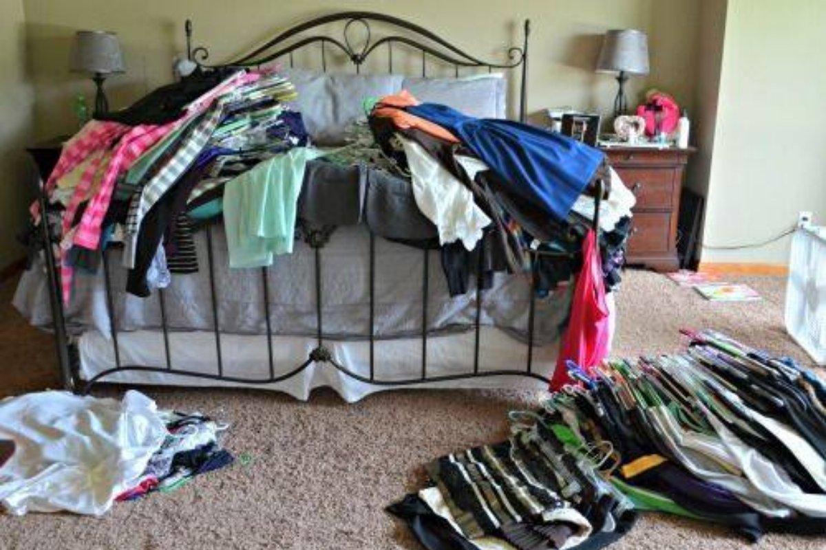 ThomasShepInn's tweet photo. A surefire way to spot someone packing for vacation. Have you used any of our tips yet? https://t.co/nNeTK6Hv15