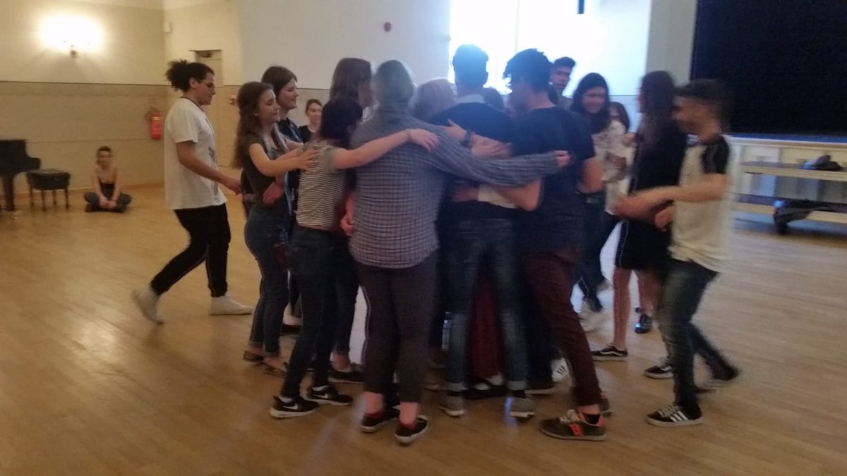 Parsla3's tweet image. @ErasmusPlusLV dalībnieki no @vv1gimn  un Itālijas šodien priecājās kopīgos latviešu tautas dančos #tradīcijas #prieks #draudzība