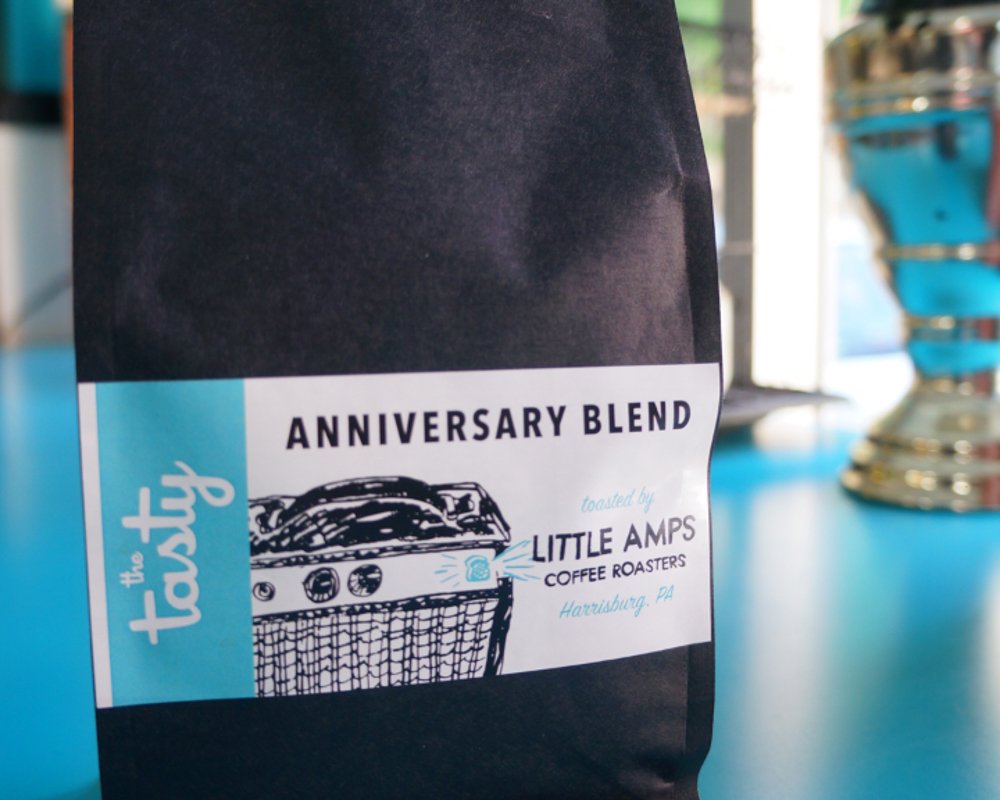 LittleAmps's tweet photo. Yesterday was @thetastyphilly's 2nd anniversary, and they asked us for a custom blend to celebrate! Swing through, Philly friends, for a bag of beans and some dang good vegan food #littleamps #thetasty #philadelphia #veganfood https://t.co/wfrUnkZwlP