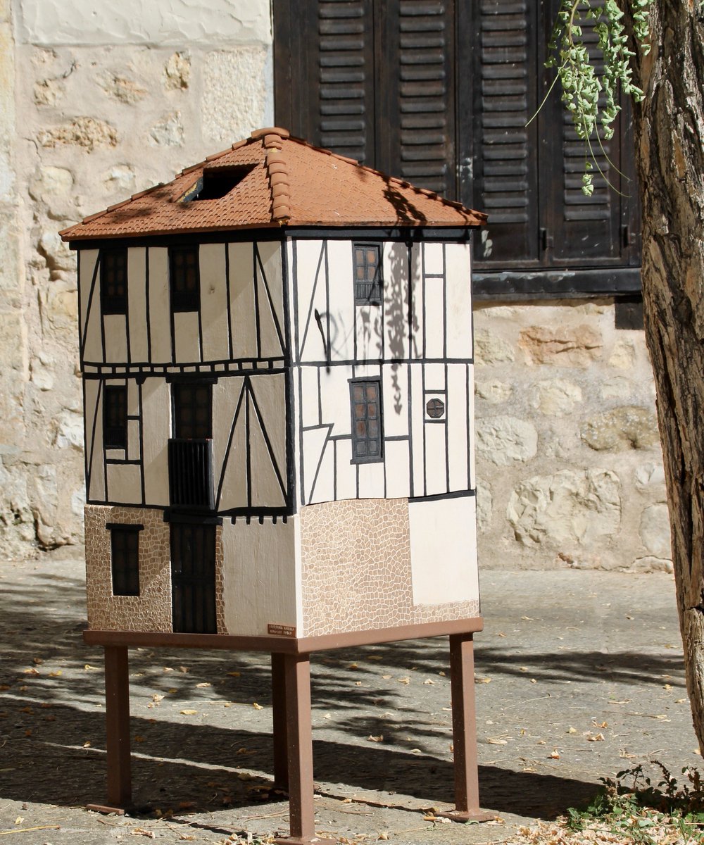 La papelera de #Covarrubias #Burgos #loveit
Ven al #festivaldejazz 9-10 de junio. Entradas:#Ticketmaster o puerta