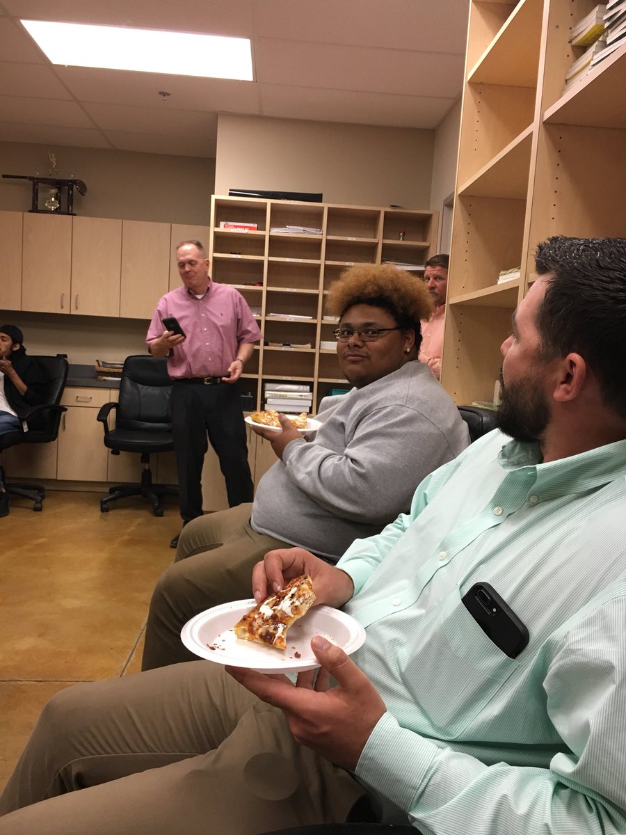 TxBldgTrades's tweet image. thank you to our other lunch sponsors @MilwaukeeTool we appreciate all the support you have given to us @BldgTrdsUnions @TxBldgTrades @UAPipeTrades @IBEW @smartunionworks @CSCarpenters @CPWR @H2Hjobfairs #WeBuildTx a big thanks to @LU286_JAC for hosting the class.