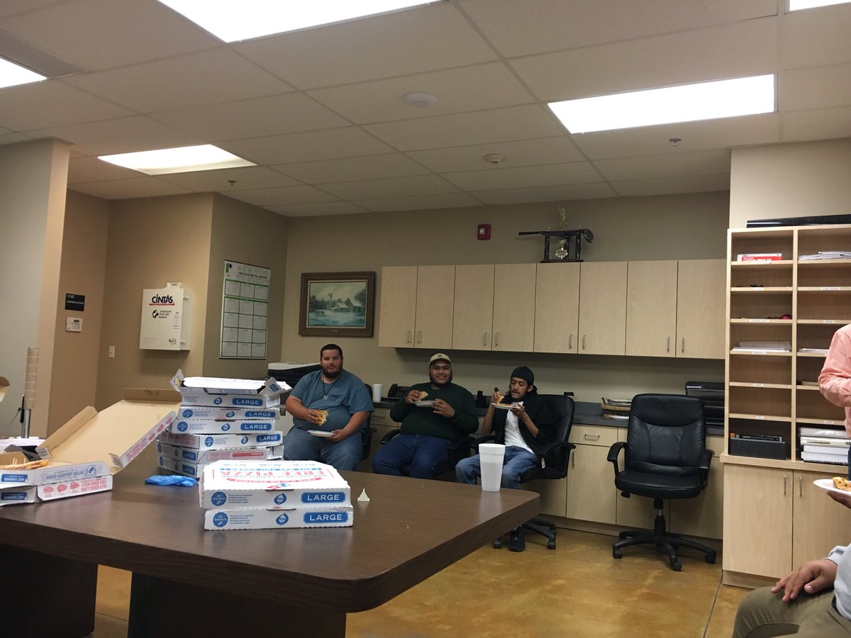 TxBldgTrades's tweet image. thank you to our other lunch sponsors @MilwaukeeTool we appreciate all the support you have given to us @BldgTrdsUnions @TxBldgTrades @UAPipeTrades @IBEW @smartunionworks @CSCarpenters @CPWR @H2Hjobfairs #WeBuildTx a big thanks to @LU286_JAC for hosting the class.