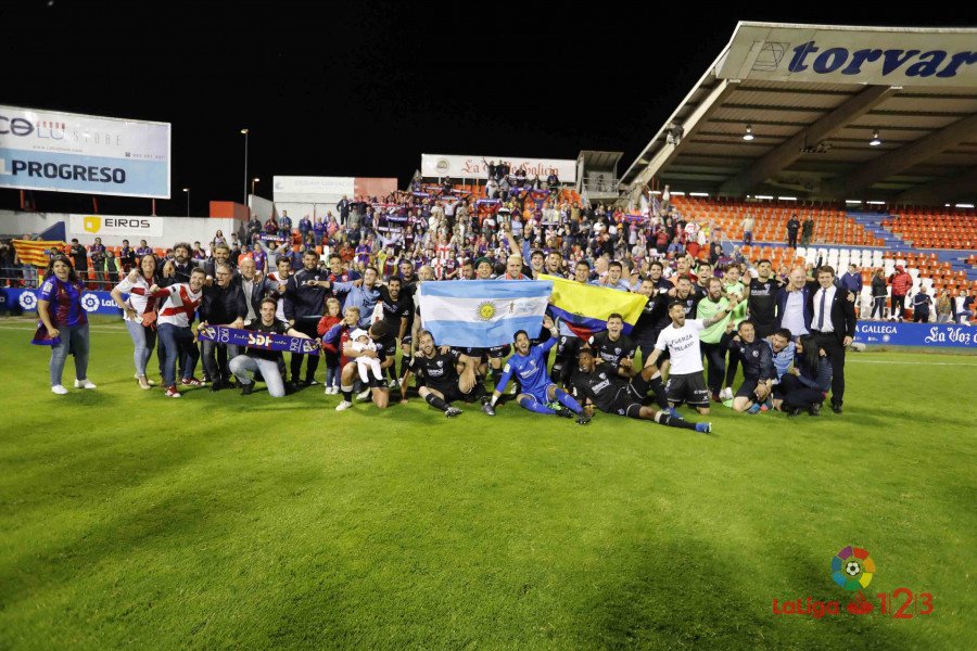RinconAlcoraz's tweet photo. La pasión de una ciudad, el corazón de una provincia. El triunfo del fútbol modesto. No estamos soñando, nuestra SD Huesca es de Primera División https://t.co/eEQw0G9okk