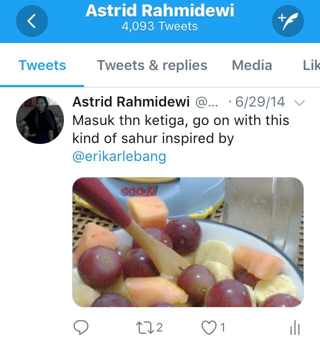 astttrid's tweet photo. 2014 thn ketiga, berarti 2018 thn ketujuh sahur dgn buah, thanks to @erikarlebang https://t.co/LiA1v1KJhK
