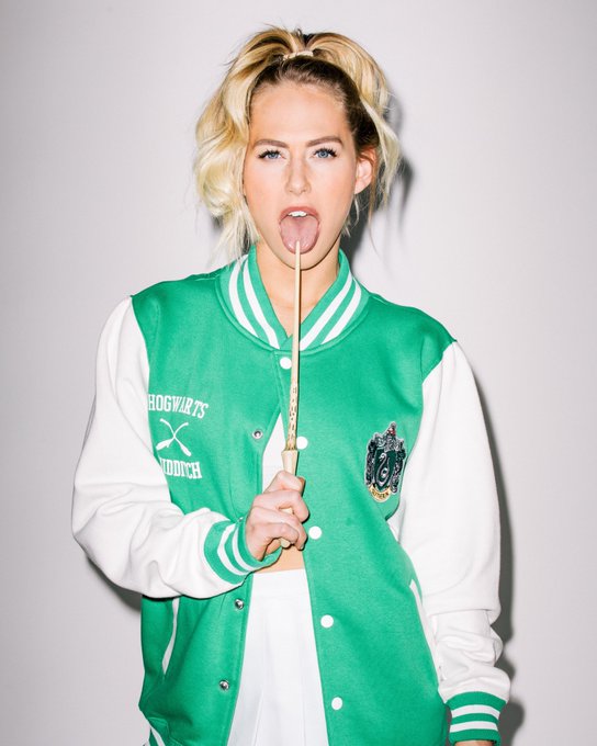 🐍🐍🐍 https://t.co/pDC9eKKPXv<a href="/tag/sexkills"class="tags"><span>#sexkills</span></a>