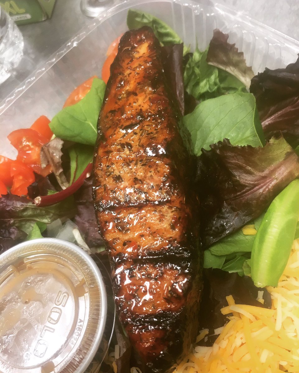 thejollofking's tweet photo. Hibiscus Pineapple Glaze Salmon Salad. #jollofking #chefkwesi #icametocook #salmon #latelunch https://t.co/eXRdn7Q4Yf