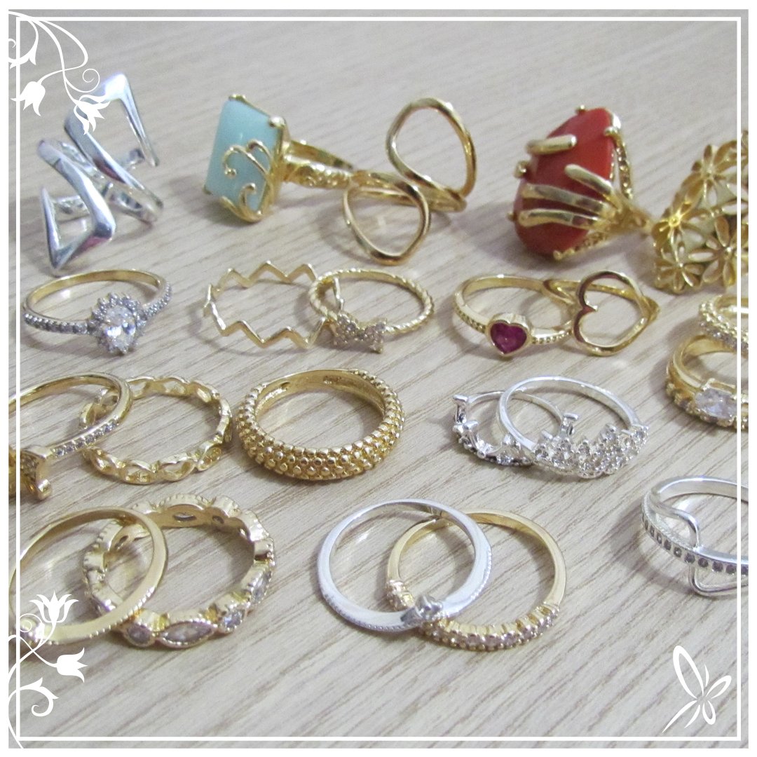 CassieAcessorio's tweet photo. Venha conferir a nossa linha completa de anéis folheados com garantia. https://t.co/gXYoJI5cnz #Cassie #semijoias #cassiesemijoias #anéis #folheado #fashion #moda #estilo #tendência https://t.co/O2B6f9fmUh