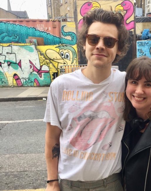 heslwtwoghosts's tweet photo. The fact that Harry still wears this old shirt even if it have holes shows how much it means to him https://t.co/MTPPeCtRAO