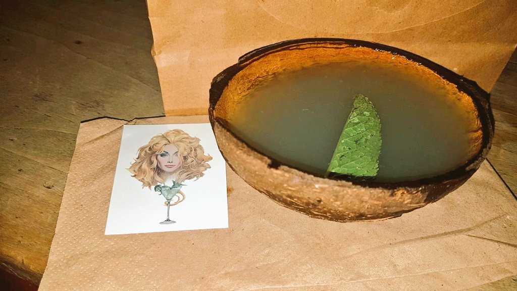 TheGinasium's tweet photo. Next up #GinOff @DaffysGin with a tropical - gin mint lemon/lime affair it tastes how a lush cosmetics shop smells ππππ https://t.co/nQPsOqoxxi