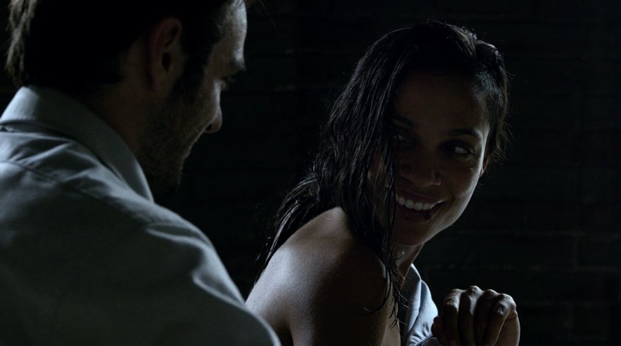 Kristina4109's tweet photo. Remembering when Claire had a Matt crush...
#Daredevil #Marvel #Netflix #MCU #CharlieCox #ClaireTemple #RosarioDawson #MattMurdock #MattCrushMonday #MurdockMonday #Clairedevil https://t.co/XMuuHYcxxF