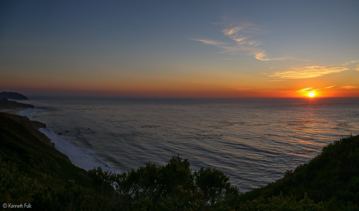 FulkPhoto's tweet photo. A sunset I’ll never forget
•
•
•
#BigSur #TheBigSur #BigSurCoast #TheBigSurCoast #Sunset #Sundown #TangerineSky #TangerineSkies #CaliforniaSky #PacificOcean #Canon #CanonPhoto #CanonPhotography #CanonUSA #Canon_Photo #Canon_Photos #Fulk #FulkPhoto #FulkPhotography #KennethFulk https://t.co/aSx0c07nWq