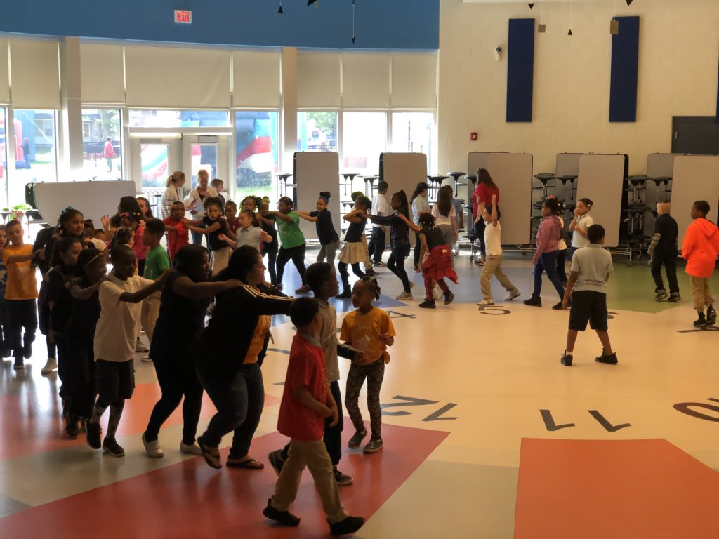 Scholars in all grades are enjoying our school wide Dragon Day today, showing Dragon Pride, teambuilding, and working on service projects. <a href="/CLEMetroSchools/">Cleveland Metropolitan School District</a> #dunbardragonsrock #pbis
