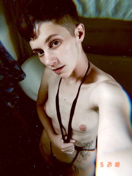 Feeling super cute...   #Queer #nonbinary #Hairy https://t.co/FmetSqwtD5<a href="/tag/queer"class="tags">#Queer</a><a href="/tag/nonbinary"class="tags">#nonbinary</a><a href="/tag/hairy"class="tags">#Hairy</a>