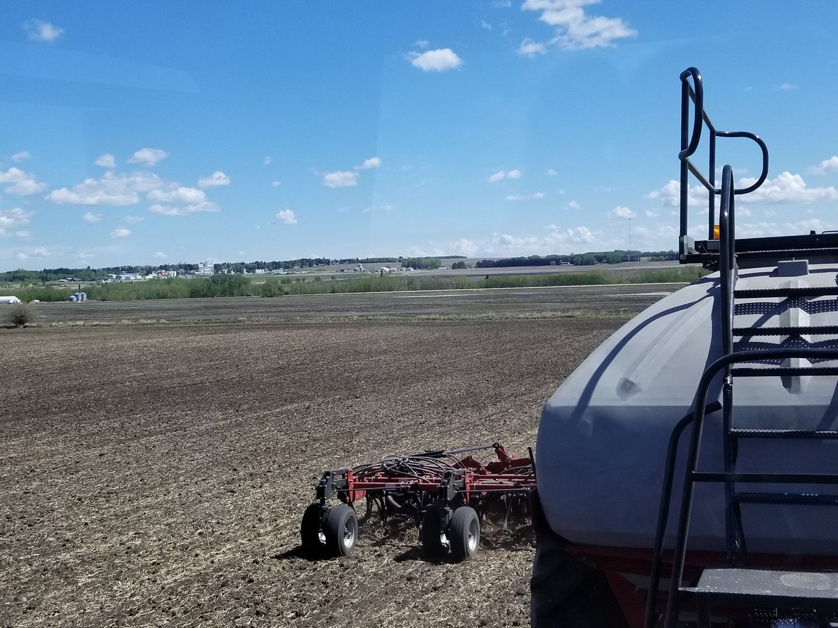 LenzyJ's tweet photo. If you would have told me on April 20th that the last day of #plant18 would be May 21, I'd of said yep....and the Vegas Golden Knights are gonna win the Cup too right !!
#miraculous #skippedspring https://t.co/ZxlUbmh5SL